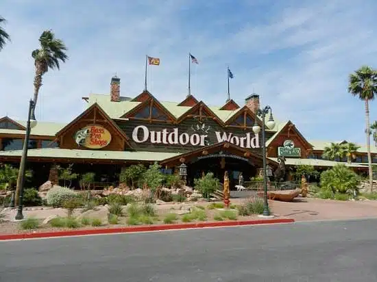 bass pro shops store front