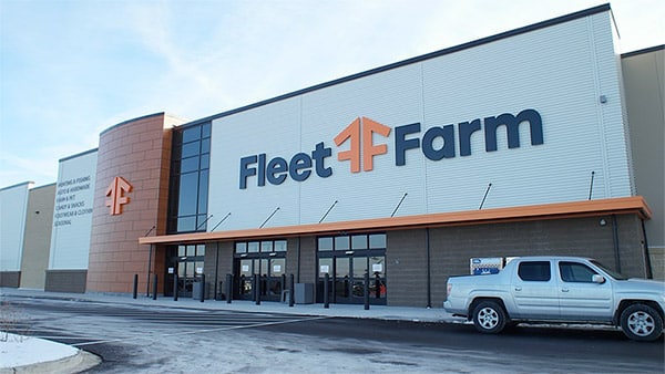 fleet farm store front