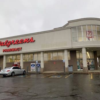 Does Walgreens Allow Dogs Inside? Is It Dog-Friendly? (2023 Store Pet ...